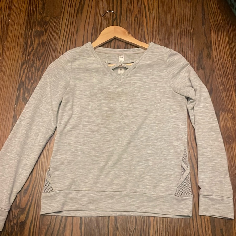 Long sleeve grey tee